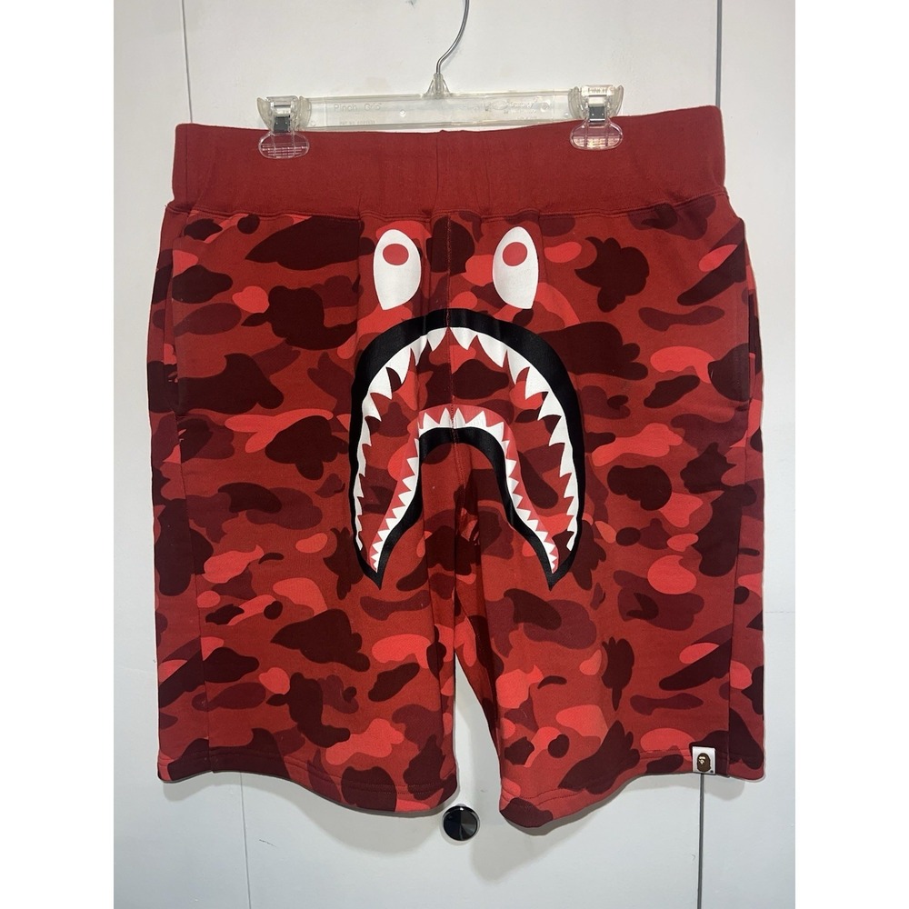 BAPE Shark sweat shorts Red camo A Bathing Ape Size XXL Excellent Condition
